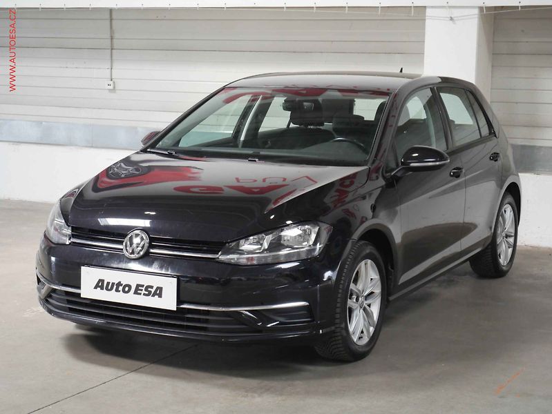 Volkswagen Golf (2019) 1.0 TSi, Comfortline, TZ - fotka 3 z 23