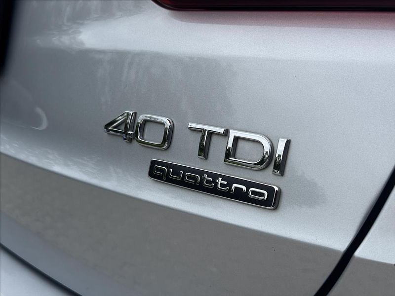 Audi Q3 2,0 40TDI quattro S tronic DPH - fotka 26 z 29