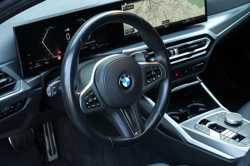 BMW Řada 3 330d xDrive, Tažné, Kamera - fotka 14 z 37