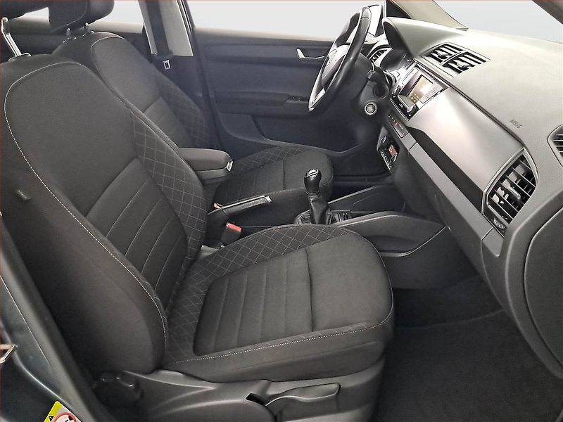 Škoda Fabia (2018) Style 1.0 TSI, ČR,1.maj - fotka 9 z 15