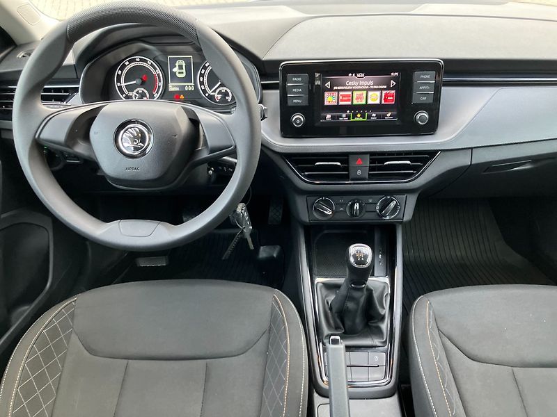 Škoda Scala (2022) 1.0TSI 70kW AMBITION - fotka 14 z 23