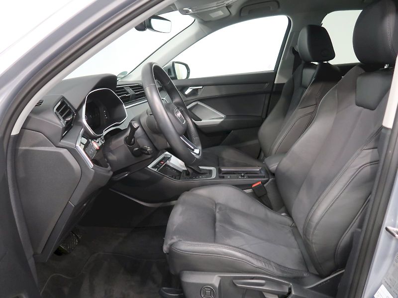 Audi Q3 (2023) S-LINE 1.5TSI 110KW AUTOMAT - fotka 13 z 39