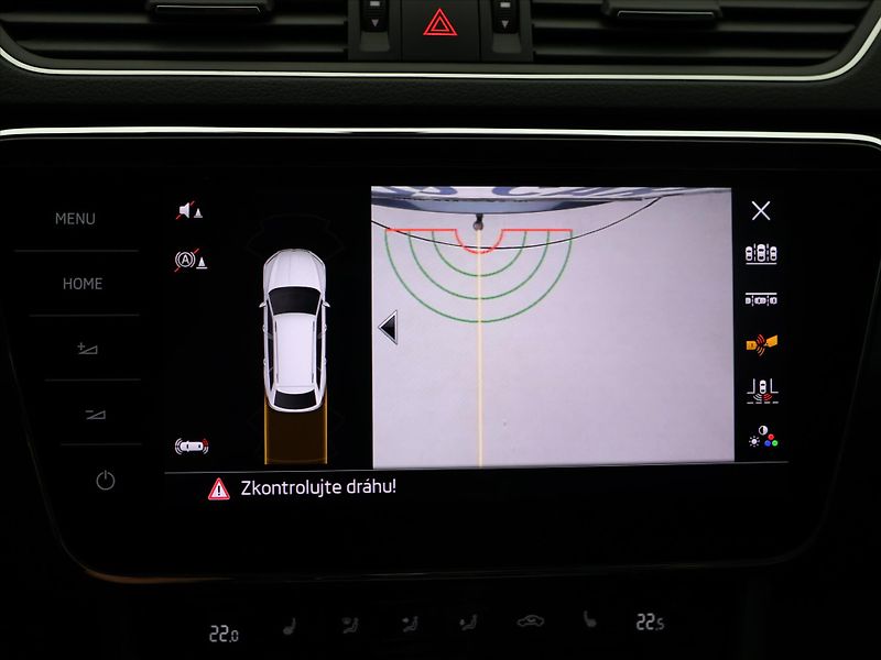 Škoda Superb 2,0 TDI 110kW Style DSG  CZ - fotka 23 z 32