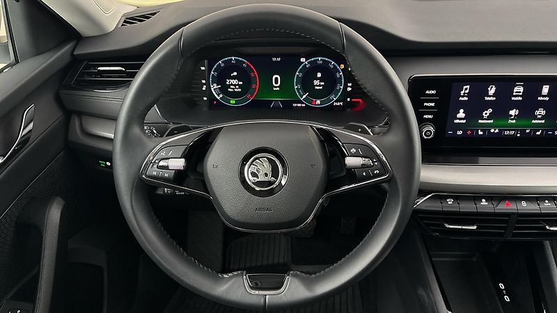 Škoda Octavia 2.0 TDI DSG Ambition - fotka 9 z 24