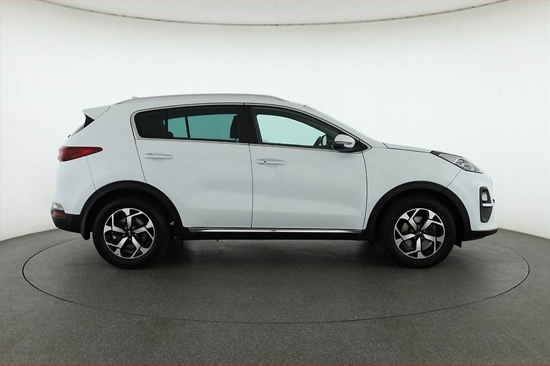 Kia Sportage (2021) 1.6 CRDi, Automat, Serv.kniha - fotka 6 z 18