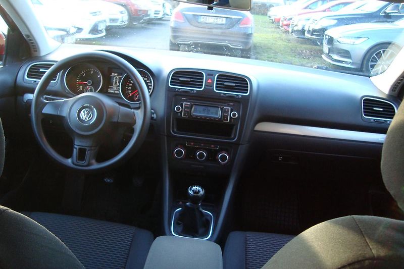 Volkswagen Golf (2011) VI.1.6TDi,ČR,S.kn1.MajSTK 8/27 - fotka 38 z 67