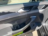 Volkswagen Passat 1,5 TSI Business AT - náhled 11