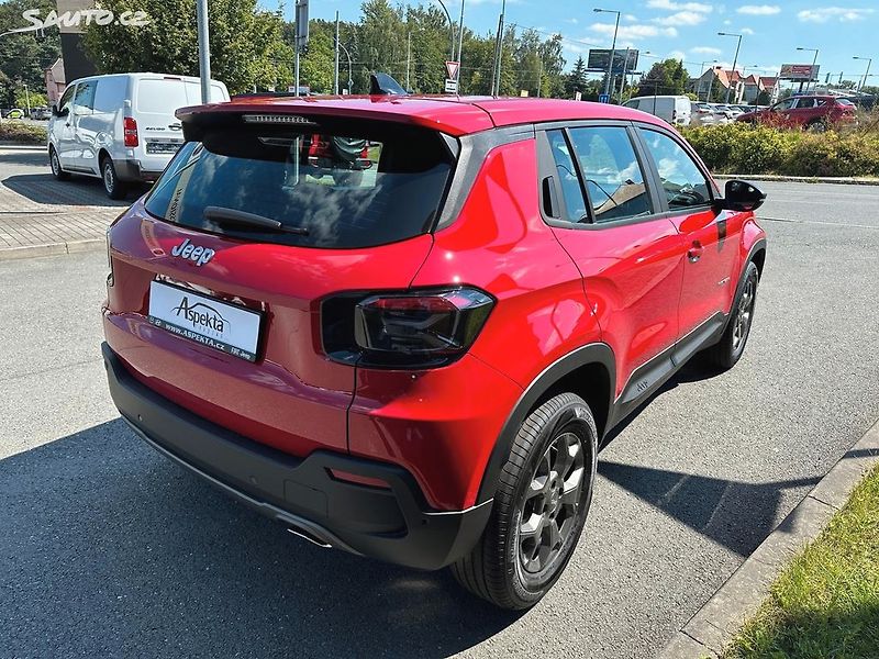 Jeep Avenger (2026) Longitude 1.2 Turbo 100 6MT - fotka 3 z 9