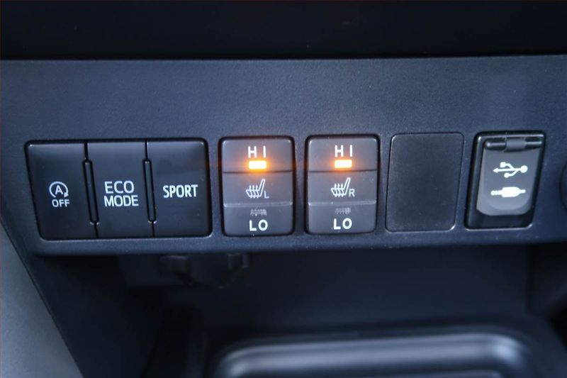 Toyota RAV4 (2016) 2.0 VVT-i, 4X4, Automat - fotka 27 z 28