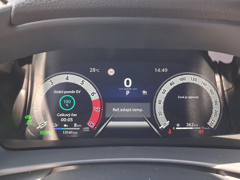 Toyota C-HR 2,0 PHEV E-CVT Style - fotka 15 z 24