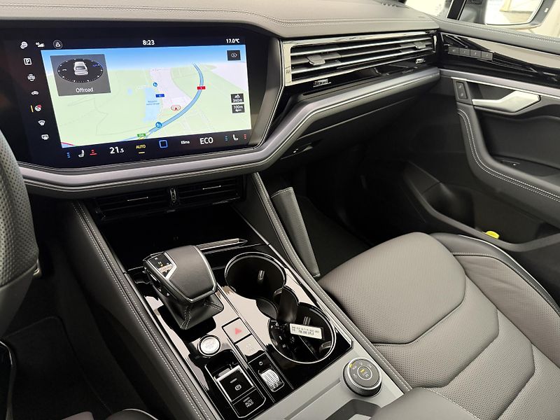 Volkswagen Touareg 3.0Tdi*210kw*1-MAJ*DPH*R-Line* - fotka 29 z 49