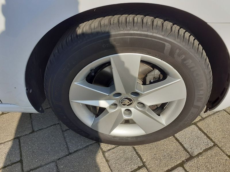 Škoda Octavia (2018) 1.0 TSi Ambiente - fotka 22 z 31