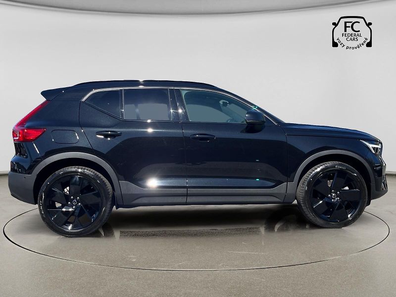 Volvo XC40 B3 FWD BE // 360 // kola - fotka 7 z 37