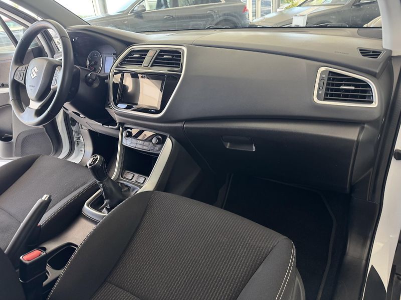 Suzuki SX4 S-Cross 1,0BoosterJet*Navi*REZERVACE! - fotka 11 z 31