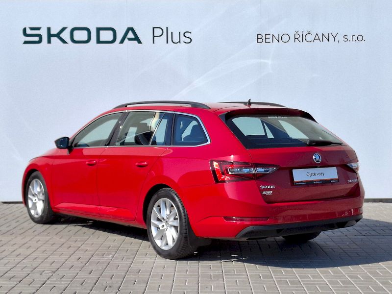 Škoda Superb (2018) Combi Ambition Plus 2,0TDi 110 - fotka 11 z 35