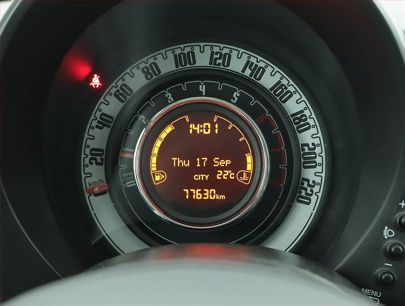 Fiat 500 (2016) 1.2, Serv.kniha, Pan. střecha - fotka 10 z 13