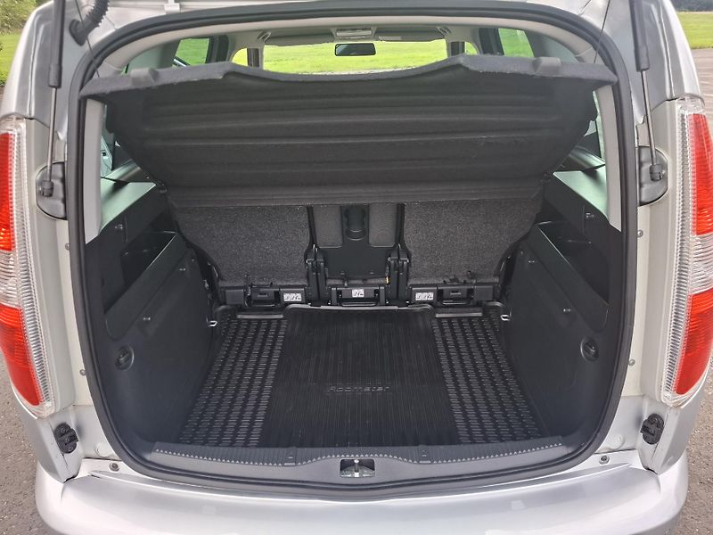Škoda Roomster (2015) 1.2TSi 63kW,aut.klima,rok 2015 - fotka 14 z 19