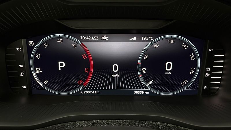 Škoda Karoq 2.0 TDI DSG 4x4 Style - fotka 10 z 27
