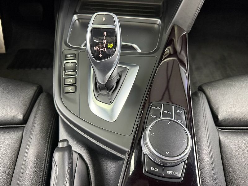 BMW Řada 4 440i xDrive GC M-SPORT, EL. ŠÍ - fotka 25 z 33