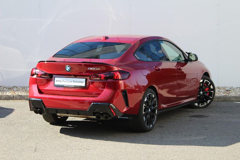 BMW Řada 2 M235 xDrive Gran Coupé - fotka 2 z 25