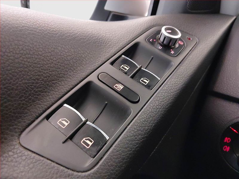 Volkswagen Tiguan (2010) R-Line 2.0 TSI, 4X4, Automat - fotka 16 z 18