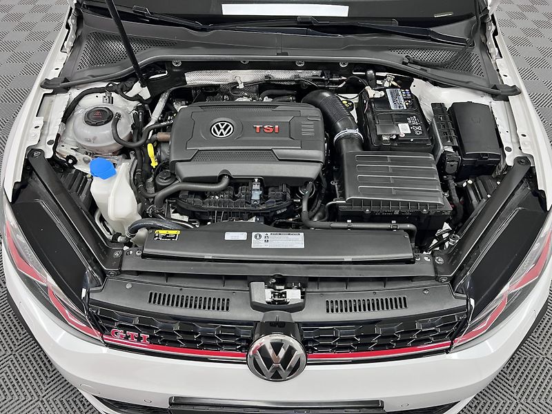 Volkswagen Golf GTI TCR, 2.0 TSI 213 kW - fotka 10 z 46
