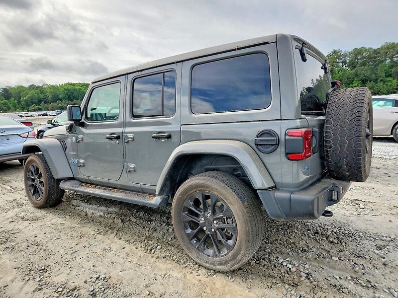 Jeep Wrangler (2021) Auto na cestě - fotka 2 z 12