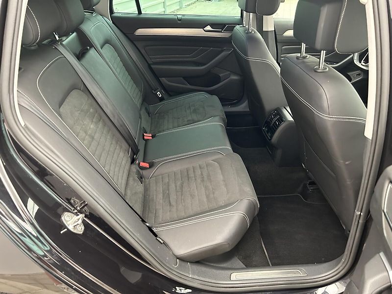 Volkswagen Passat Variant 2.0 TDI Elegance - fotka 8 z 27