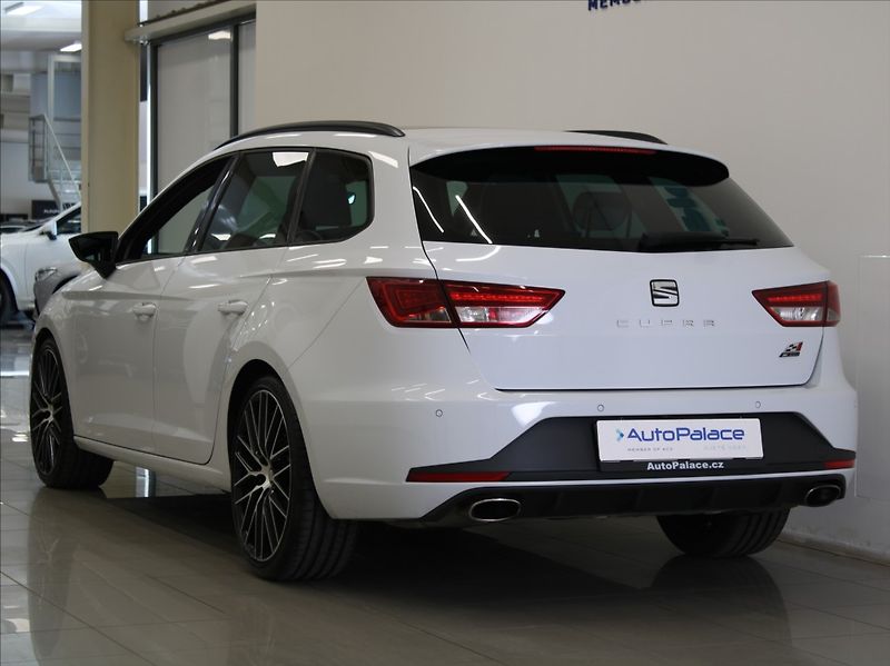 Seat Leon 2,0 Cupra 290 DSG ST Pano.DCC - fotka 3 z 30