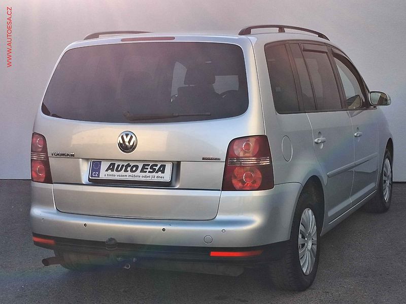 Volkswagen Touran (2007) 2.0 i, AAC, tempo - fotka 4 z 16