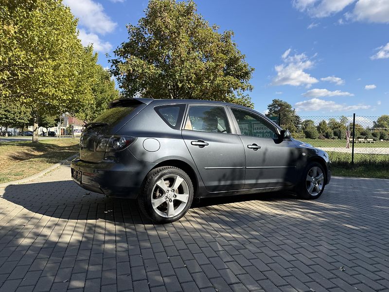 Mazda 3 1.6 Sport Active - fotka 12 z 28