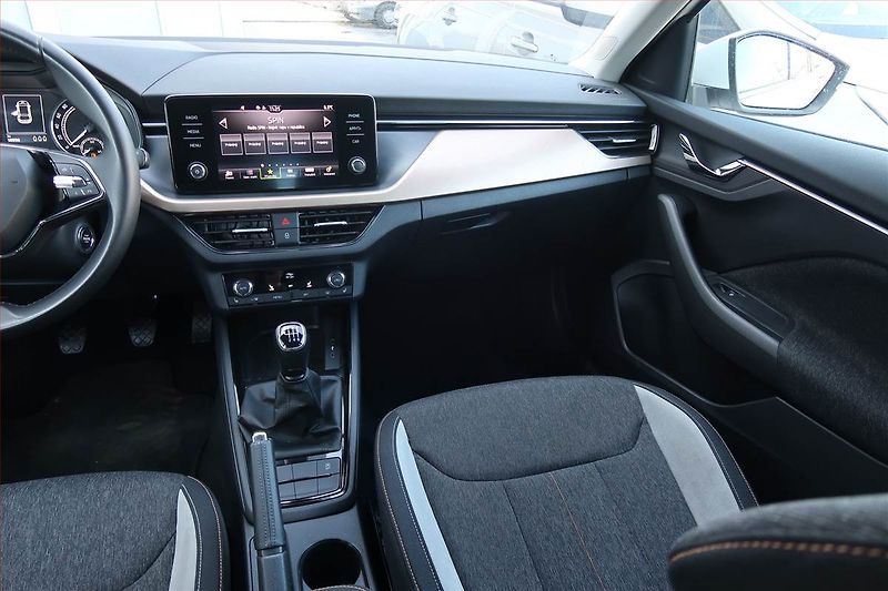 Škoda Scala (2023) 1.0 TSI, ČR,1.maj, Tempomat - fotka 8 z 17