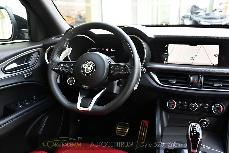 Alfa Romeo Stelvio 2.0T 16V 206kW VELOCE AT8 Q4 - fotka 21 z 49