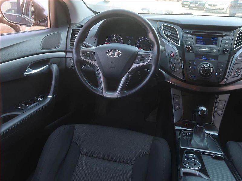 Hyundai i40 (2016) 1.7 CRDi, Automat, Serv.kniha - fotka 7 z 17