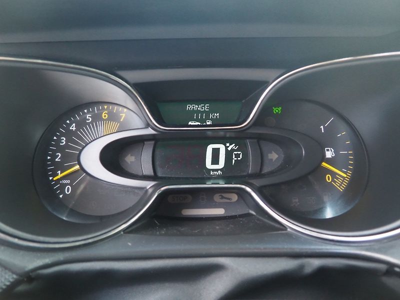 Renault Captur (2014) 1.2 TCe 88kW, Dynamique, AT - fotka 26 z 36