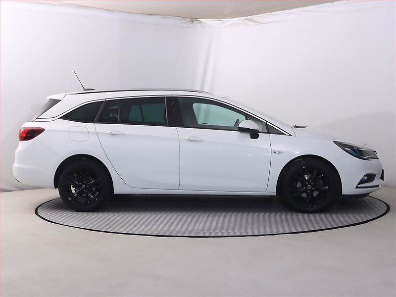 Opel Astra (2017) 1.4 T, Serv.kniha, Tempomat - fotka 6 z 19