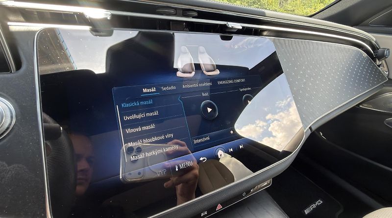 Mercedes-Benz Třídy E (2023) E220d, AMG, TOP výbava, záruk - fotka 16 z 18