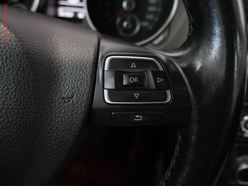 Volkswagen Golf (2009) 2.0 TDi, DSG, temp - fotka 13 z 18