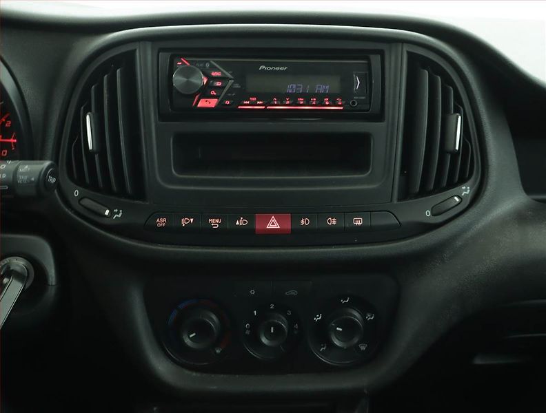 Fiat Dobló (2018) Maxi 1.6 MultiJet, ČR, 1Maj - fotka 11 z 15