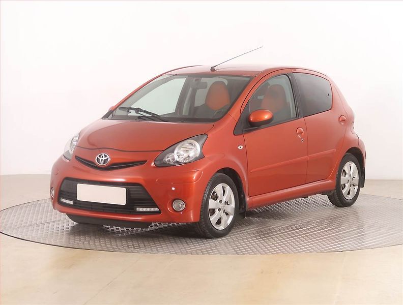 Toyota Aygo (2013) 1.0 VVT-i, Park. senzory - fotka 2 z 13