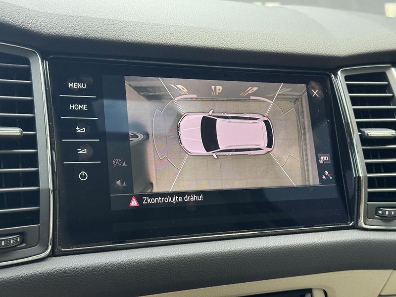 Škoda Kodiaq (2018) 2.0TSi DSG 4X4 Style, ACC PANO - fotka 35 z 53