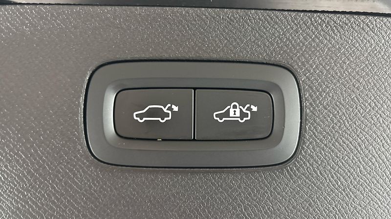 Volvo XC90 2.0 B5 AUT AWD Inscription - fotka 21 z 32