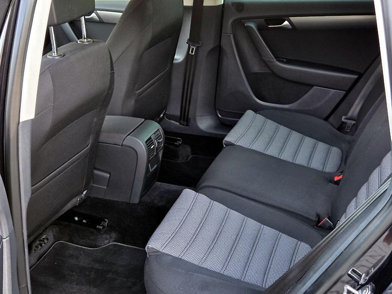 Volkswagen Passat TDi SERV.KNIHA - PERF.STAV     - fotka 20 z 46