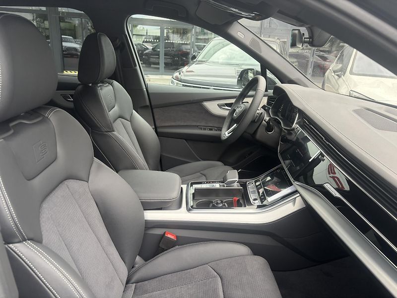 Audi Q7 3.0TDi Sline quattro - fotka 17 z 20