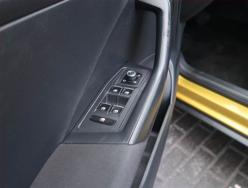 Volkswagen T-Roc (2018) 2.0 TDI 4Motion, 4X4, Automat - fotka 17 z 20