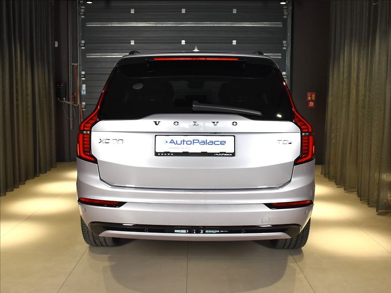 Volvo XC90 (2026) 2,0 T8  Plus Dark - fotka 2 z 35