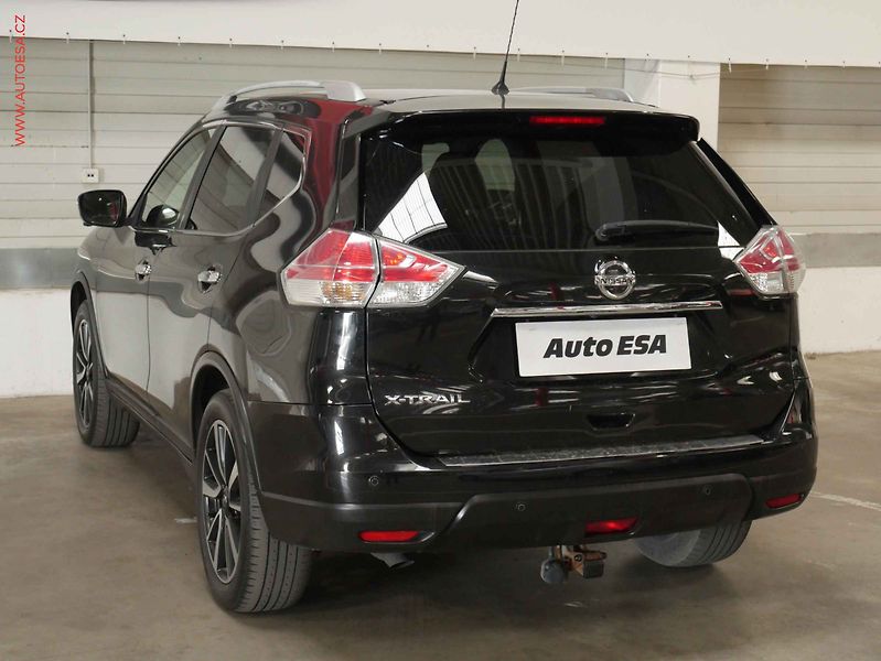 Nissan X-Trail (2017) 1.6dCi 4x4, Tekna, LED - fotka 4 z 21
