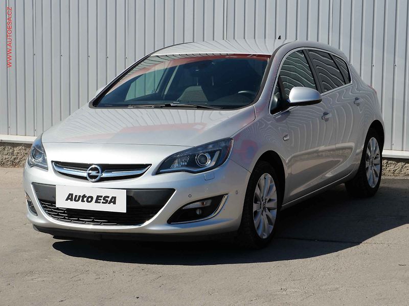 Opel Astra (2013) 1.4 T, ČR, AC, xenon, navi - fotka 3 z 23