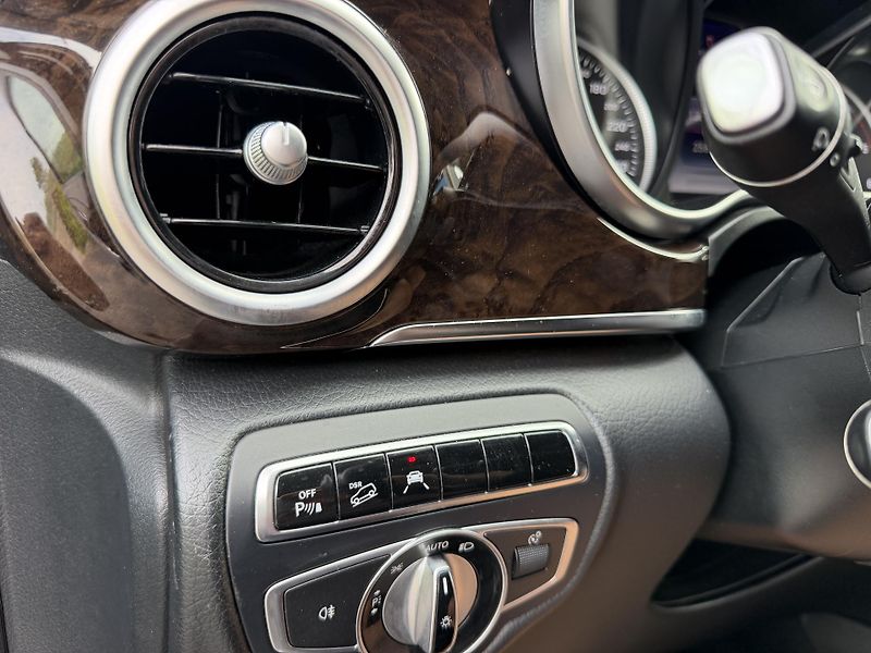 Mercedes-Benz Třídy V 250D XL AVANTGARDE 4MATIC - fotka 19 z 28