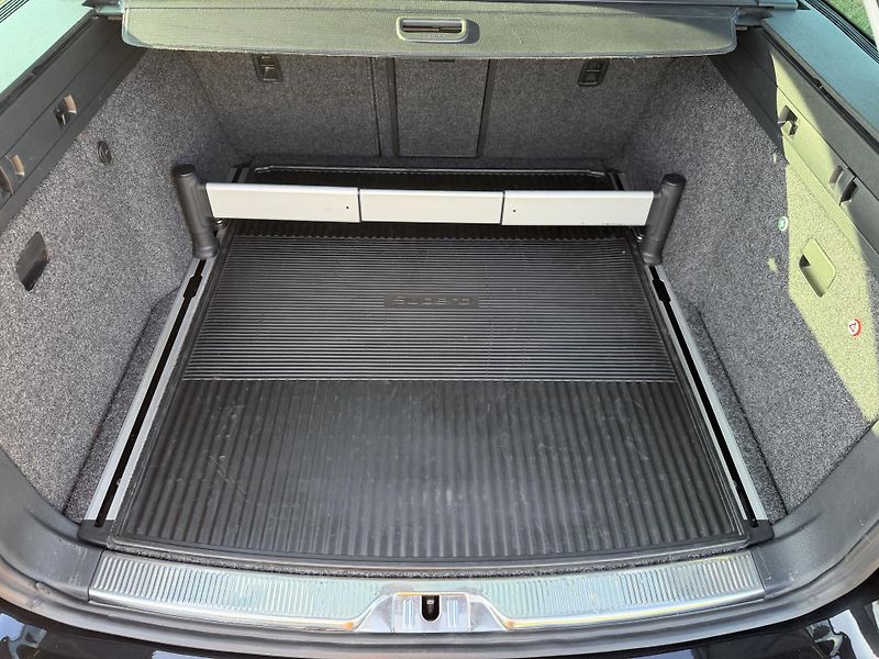 Škoda Superb (2014) 2,0TDI 125kW DSG ELEGANCE - fotka 68 z 81